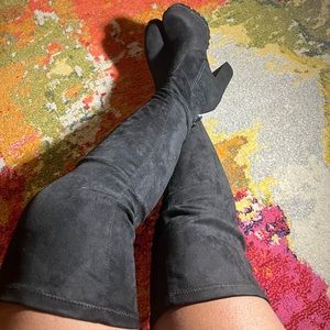 Black Thigh High Chunky Heel, Size 9. Never Worn. 🖤